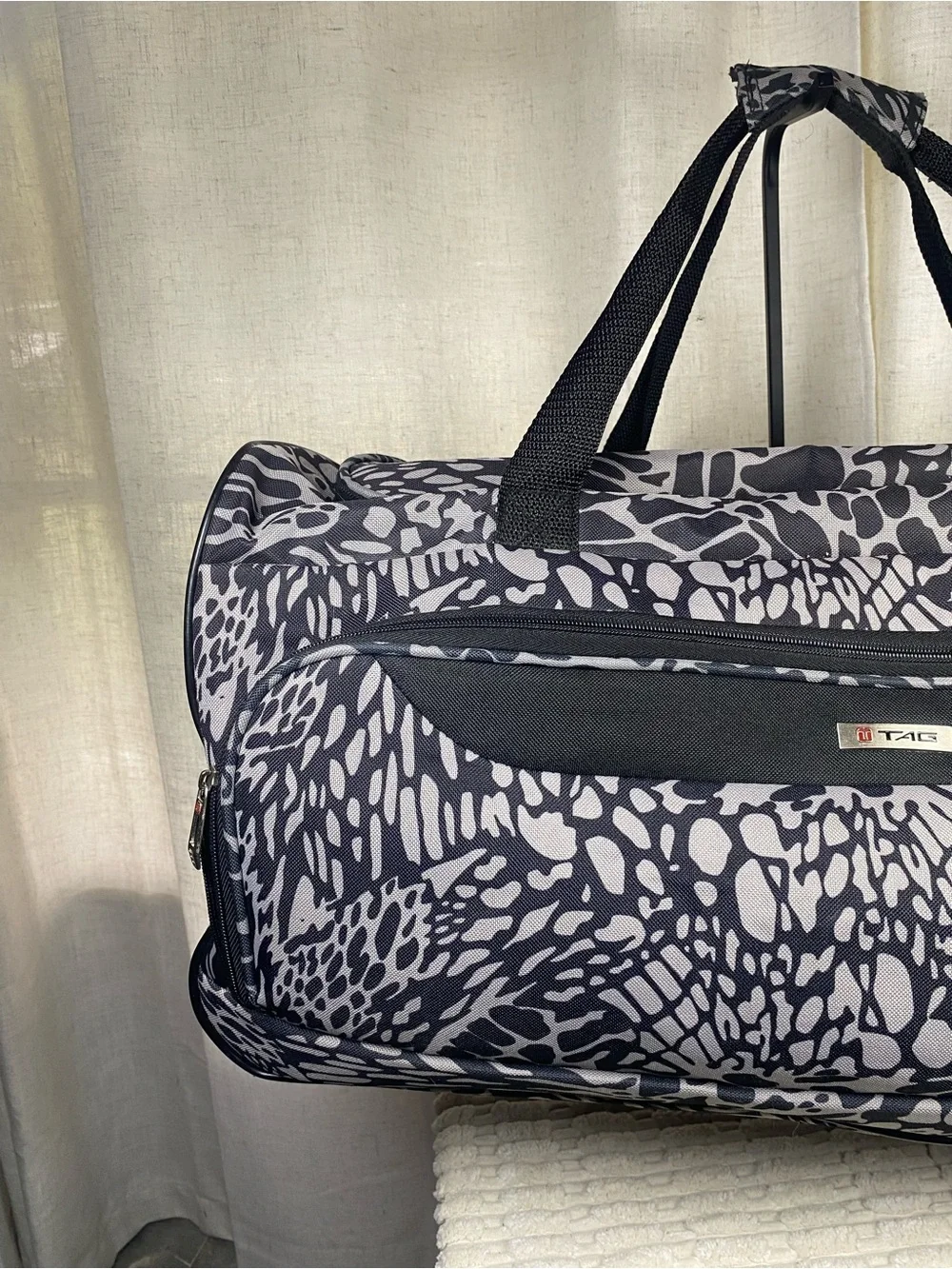 TAG Travel Duffel Bag Grey Black Animal Print Weekender Carry On Tote Luggage